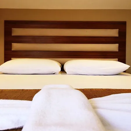 Hotel Feza 3*