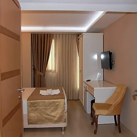 Hotel Feza 3*
