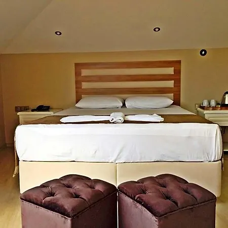 Hotel Feza 3*